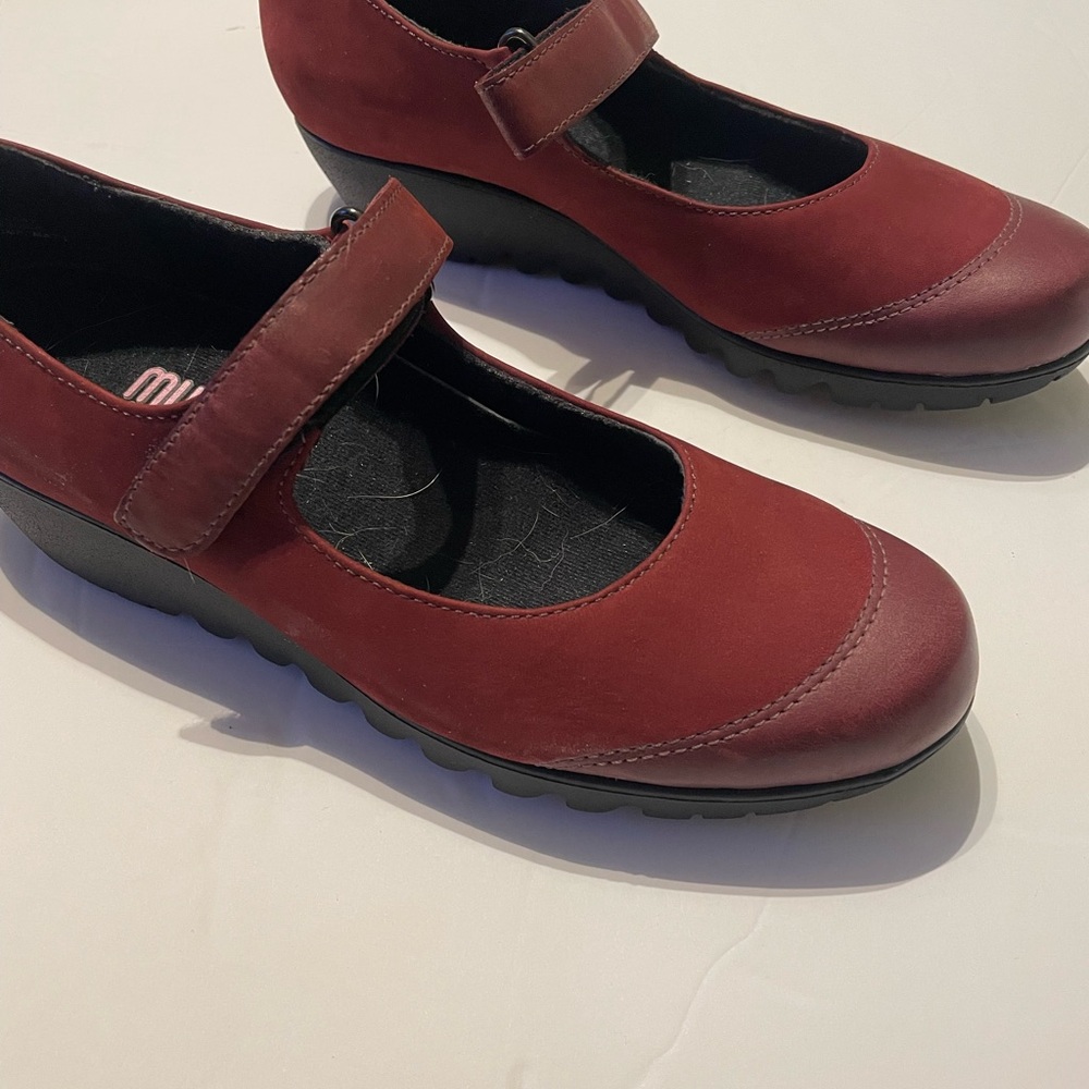 Elegant  Munroe Maroon Mary Jane Flats